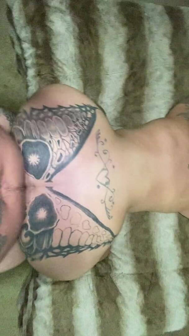 MzKiTTy91: Scene din spate cu o soție sexy cu cur perfect