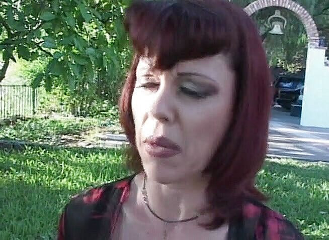 Gilfy Pleasure: Zralá zrzka sní