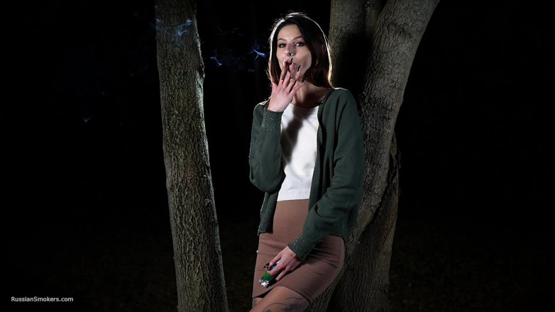 Russian Smokers: Sweet Russian Girl Smoking Cigarette Outdoor Daylight