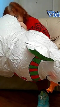 Donnona Matura Dai Capelli Rossi Infermiera Vicki Fa Esplodere Il Pupazzo Di Neve Gonfiabile per Te