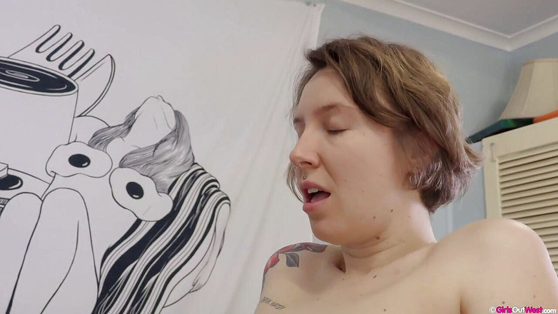 Girls Out West: Busty Blake a chlupatá Kit se baví v kuchyni