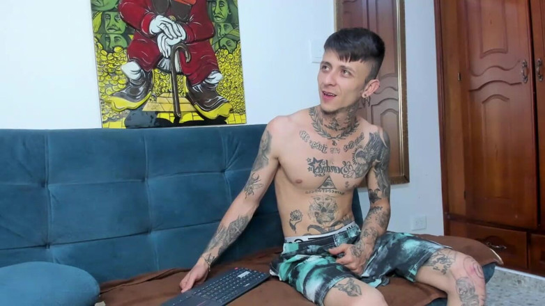Megan and Max: 我的姐夫操我,因为我不想做你的意志