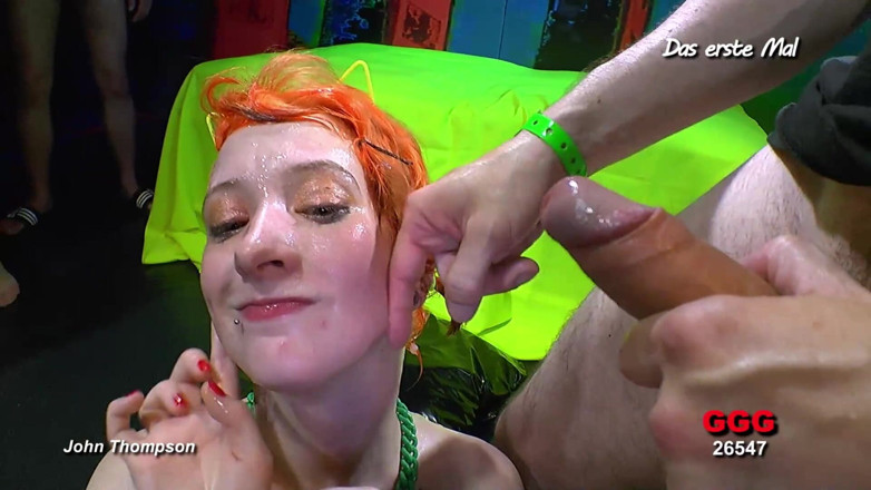 Fuck Cumshot Party: Ggg John Thompson - Party!! the Young Slut Does It for...