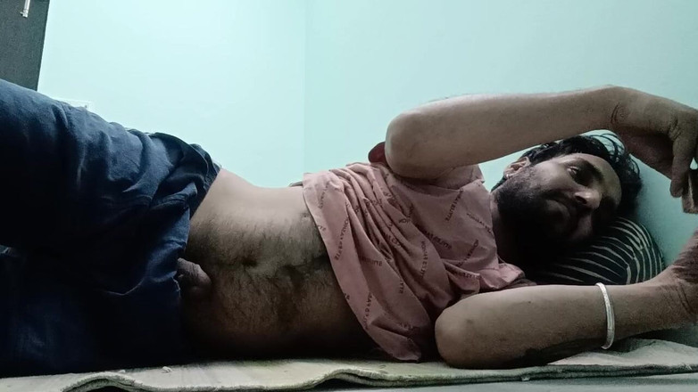 Rajasthani-old-lover: Desi giovane ragazzo gode della masturbazione con il vicino patrigno...