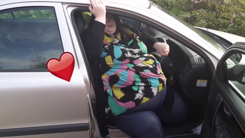 SSBBWLadyBrads: BBW SSBBW struggles to fit in car + bloopers