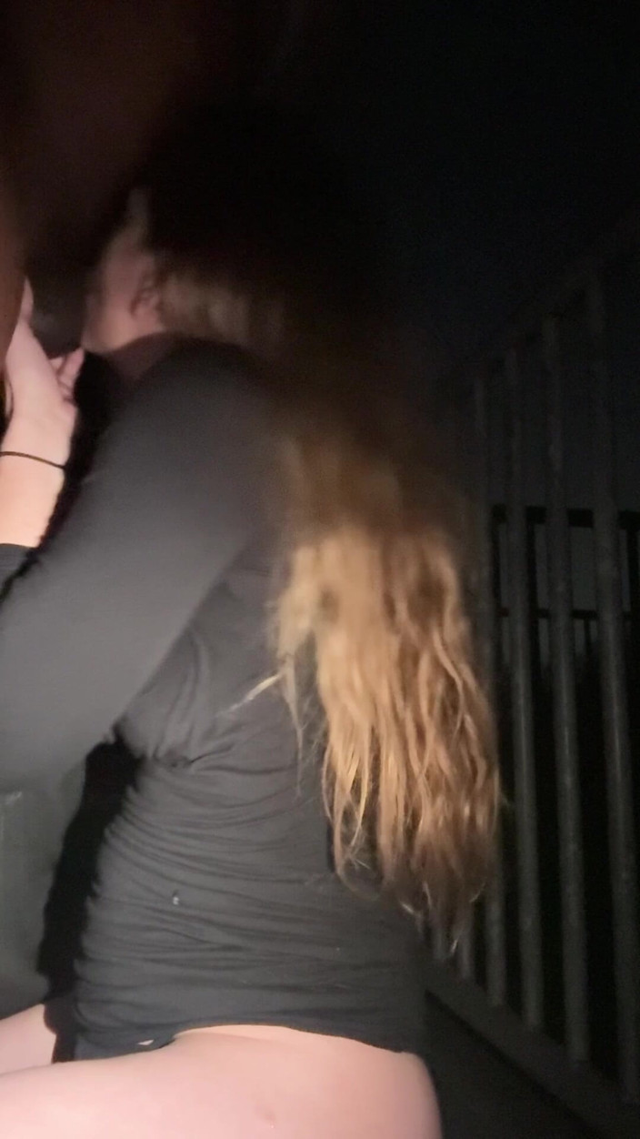 Jackrackemxxx: Ateşli evli kadınla gece yürüyüşü ıslak sakso ve anal sikiş