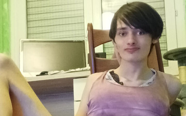 Aliciaquinn: Šukání sexy dívky Aliciaquinn mastrubuje na pokoji