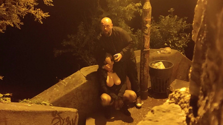 Toilet Mommy: 业余德国户外口交