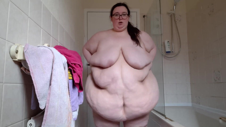 SSBBWLadyBrads: SSBBW bathroom belly play &amp; shower