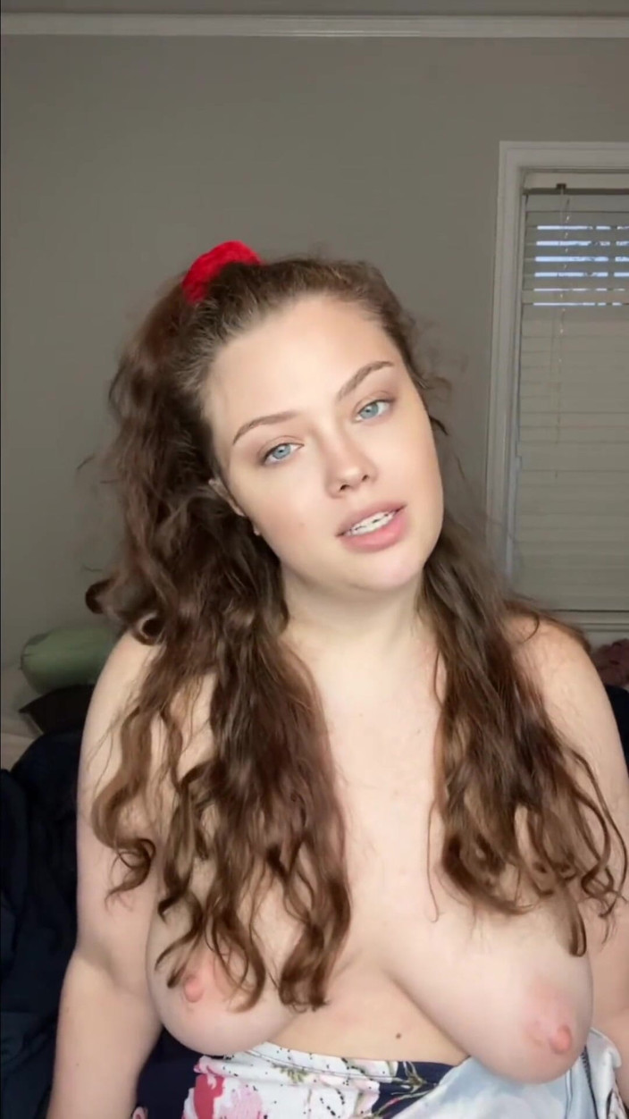 Youdreamgirl123: Stepmom POV Comparing Your Dads Huge Cock to Yours