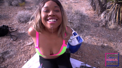 Super Hot Films: HD-Nina Rivera fickte fetten schwarzen arsch in der Wüstenhitze teil 1