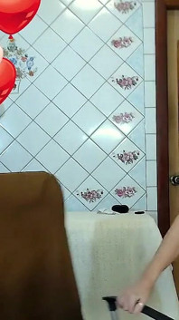Průhledná černá síťka na Lukeryině starém těle