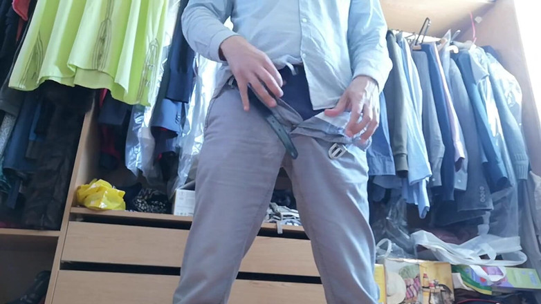 Rafael Torreano: Svlékání a honění v walk-in skříni