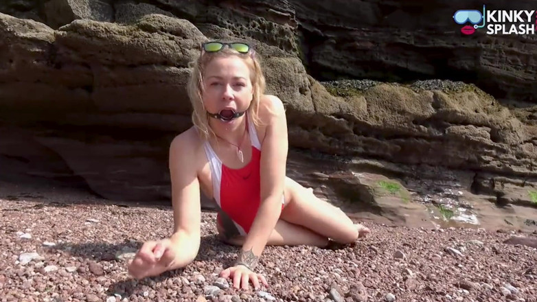 UKCuteGirl Lucy Lauren: Gagged on the Beach Dripping and Drooling Down My Swimsuit