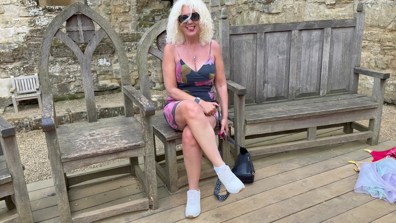 PussyGalorious: Только просвечивающаяся неглиги. Затем поиграй всем телом, пока я не кончу.