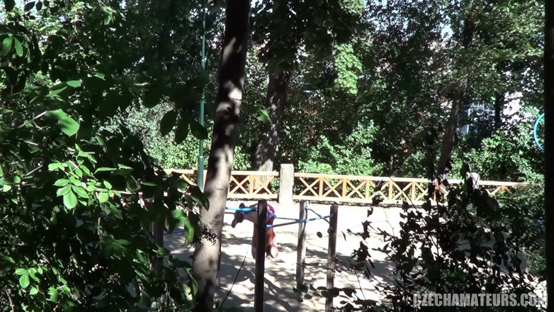 CzechAmateurs: Amatoriale ceca 48 la tettona viene fistata