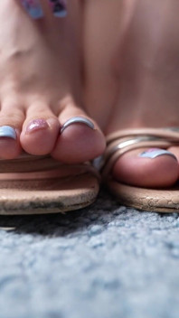 Giantess Feet Are in Tiny City! Will the Tiny Disappear?