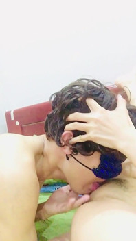 Lam Chuyen Ay Voi Co Be Lon Nhieu Nuoc