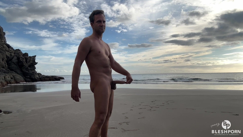 bleshporn: Tim Blesh Ejaculare în aer liber pe plajă