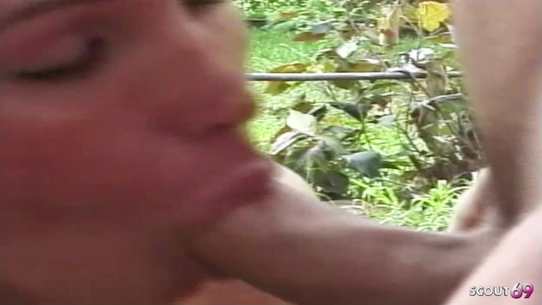 Shemale TS Collection: 性感的金发人妖户外约会肛交