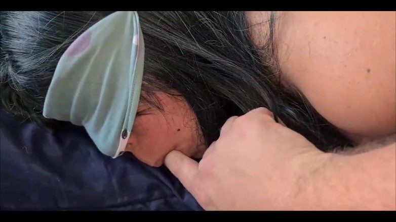 Anny Kitty: Eu descobri que minha meia-irmã inocente vai para a cama...