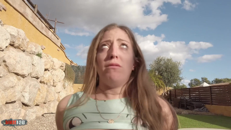 Porn-World: Venom Evil: Mladá Španělská holka Venom Evil tvrdé venkovní šukání s Kevinem...