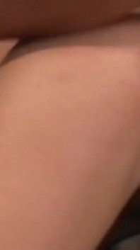 Sexy blondýnka milující mrdku je ošukaná jako děvka, než jí postříká na obličej teplé sperma
