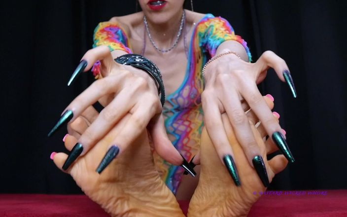 Rebecca Diamante Erotic Femdom: Branlette, perdant des pieds