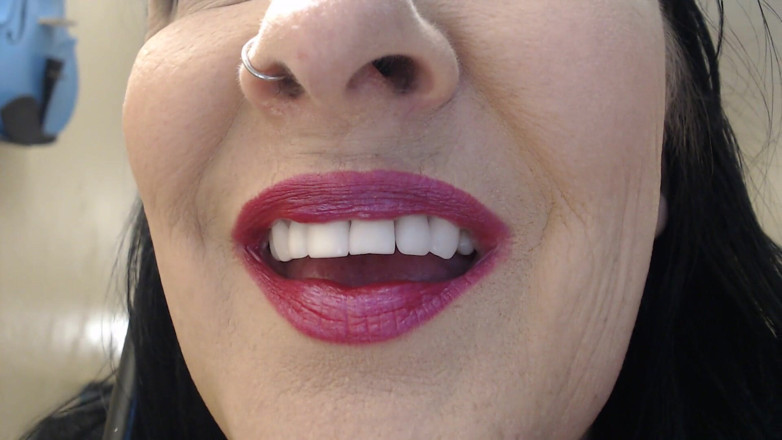 Abby Anna: Fuchsia pink lipstick tube