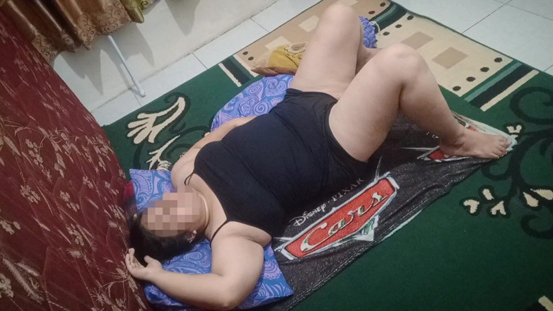 my_wife_chubby: (parte 1) Madrasta gordinha com tesão quer ser fodida