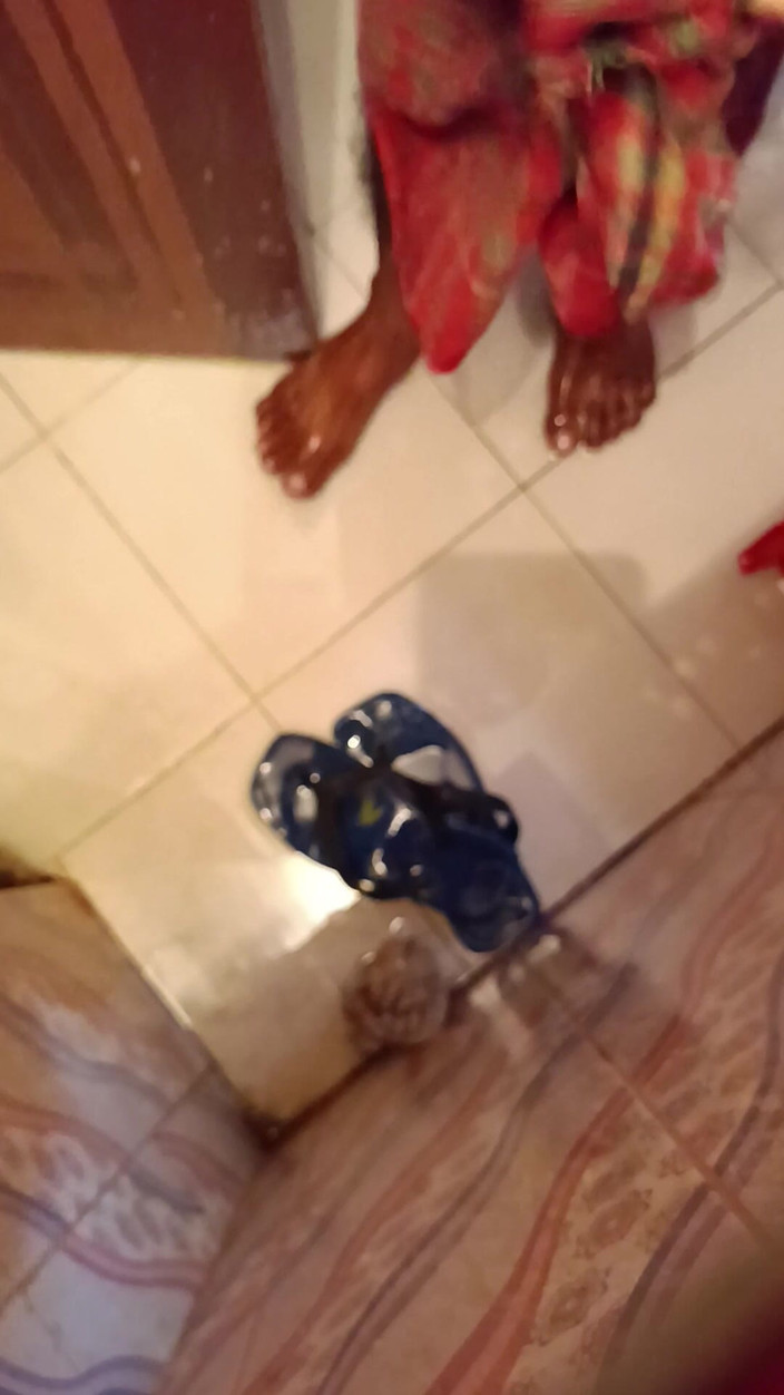 a-adix: Vydržte se v koupelně. pouze jeden muž.sexxx Video