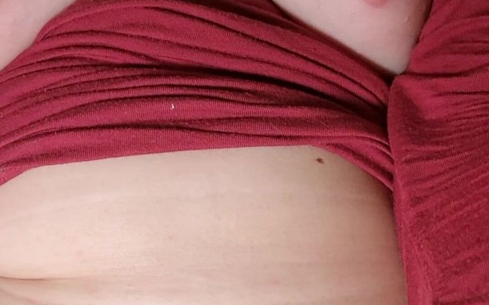 Anna Lynx: Masturbación super caliente con un consolador de cuarzo rosa