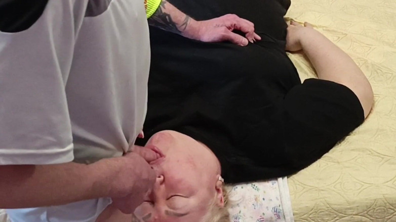 Zona901: Ngocok kontolku sampai crot di dalam memek tetanggaku