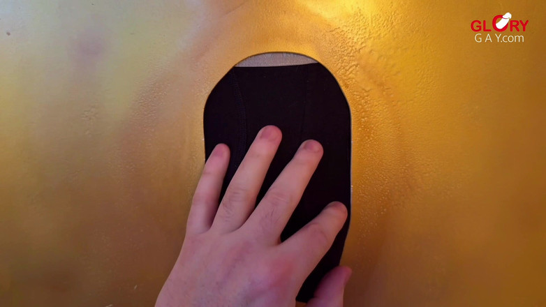 GLORYHOLEGAYS: Il grosso cazzo del patrigno riceve lingua e adorazione delle...