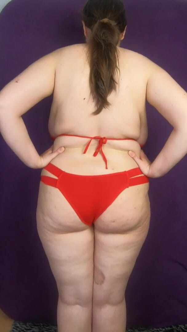 Lingerie Review: Bikini demasiado pequeño para mi