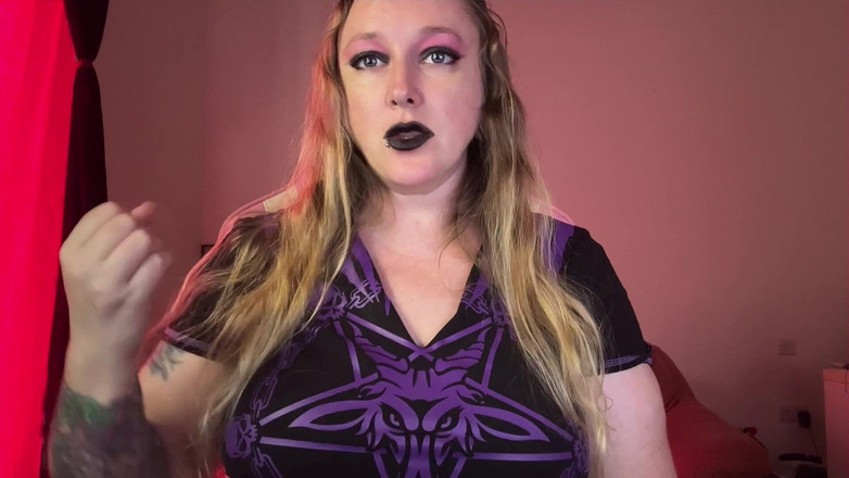 Kisicaxx: Gotická dívčí satanská dohoda