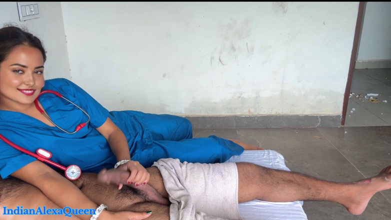 IndianAlexaQueen: Asistente frumoase din satul local nu reușesc să mulțumească pacienții...