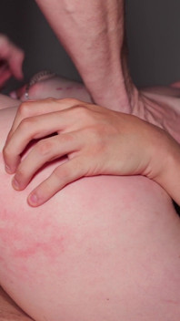 Baisé Durement Par Deux Énormes Bites