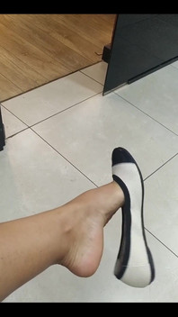 Flat Dangling When I Was at Hairdresser