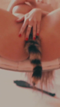 Caliente MILF bailando striptease