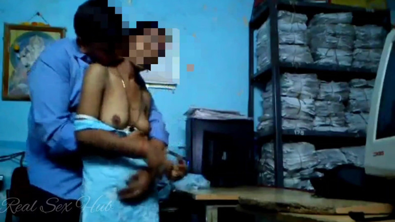 Real sex hub: Indian Stepdad Fucked Her Stepdaughter in His Office Room