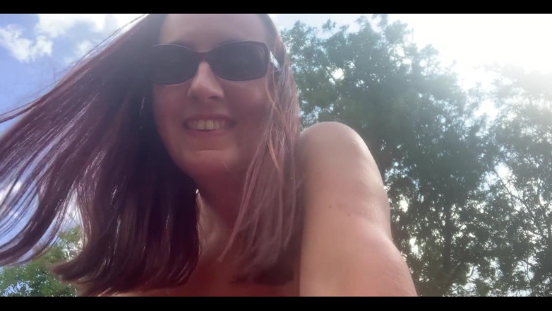 Keira_xxxxxx: Vezměte mě na pole a donutí mě poskakovat prsa?