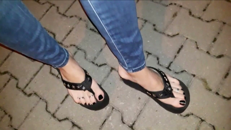 Heelex: Extreme Flip Flops and Extremely Sexy Feet