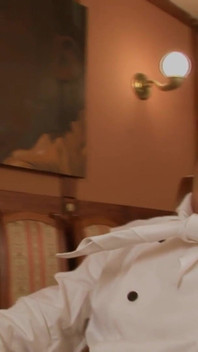 Il capo gay viene scopato duro sul tavolo