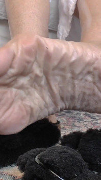 Aha, You've Got a Foot Fetish Today! Sniffing Feet and Cumming