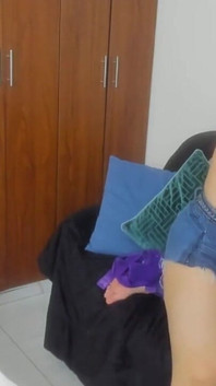 Spectacol sexual cu mamă sexy, controlul pizdei goale