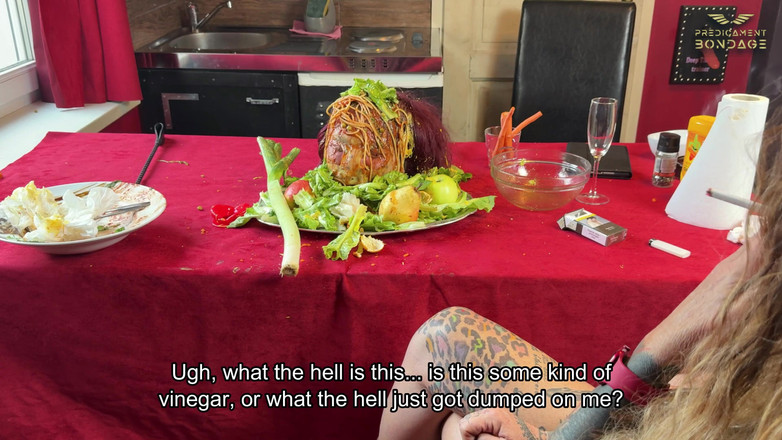 Dominatrix Frida: Humilier L’esclave Impuissant À La Table À Manger (223)