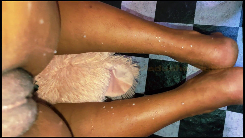 Tiyana: Adora quando il marito scopa duro a pecorina e alla...