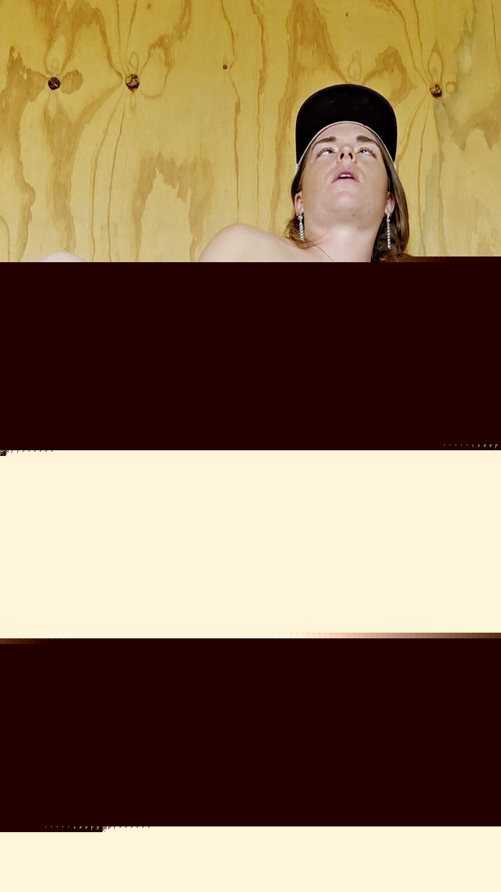 NaughtyRedFarmgirl: Руда трахає дупу, сквіртуючи всю омвер, шліфуючи ноги