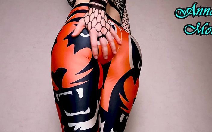 Anna Mole: Pawg in spandexlegging sloekte haar kont en reed op een...